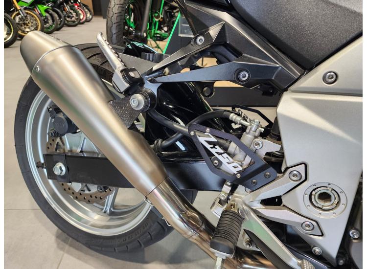KAWASAKI Z750