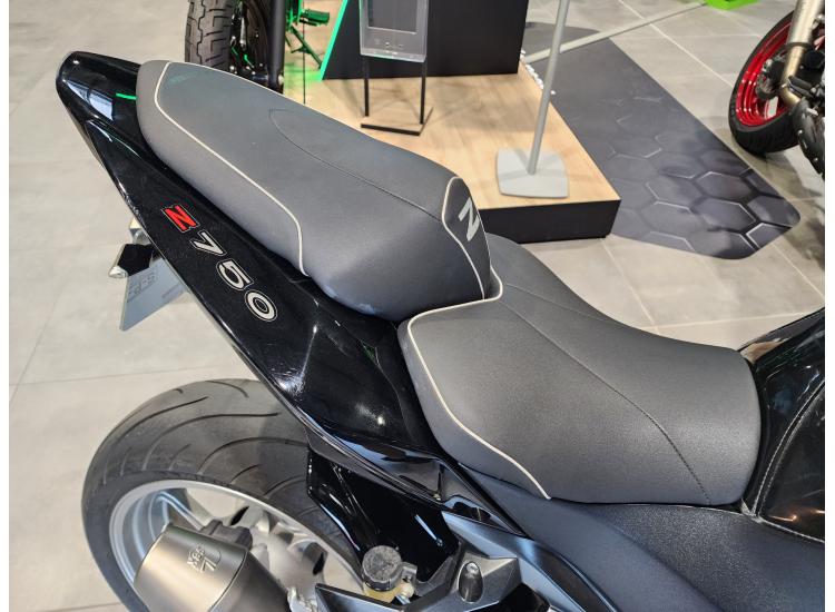KAWASAKI Z750