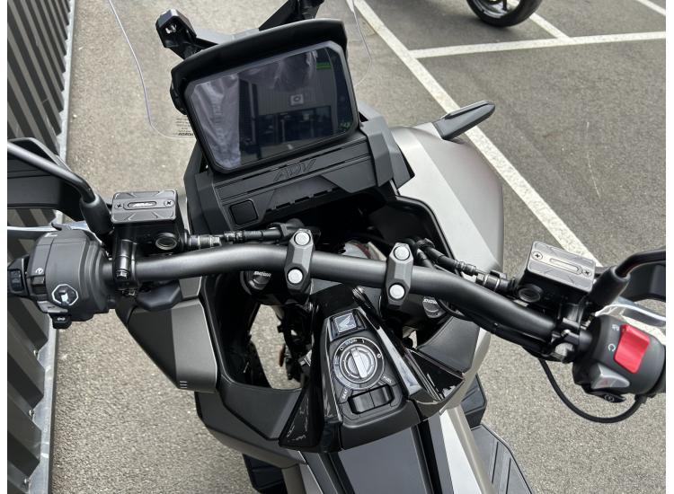 HONDA ADV 350 seulement 2500 kms 