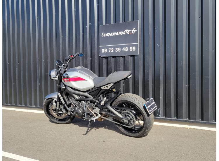 YAMAHA XSR 900
