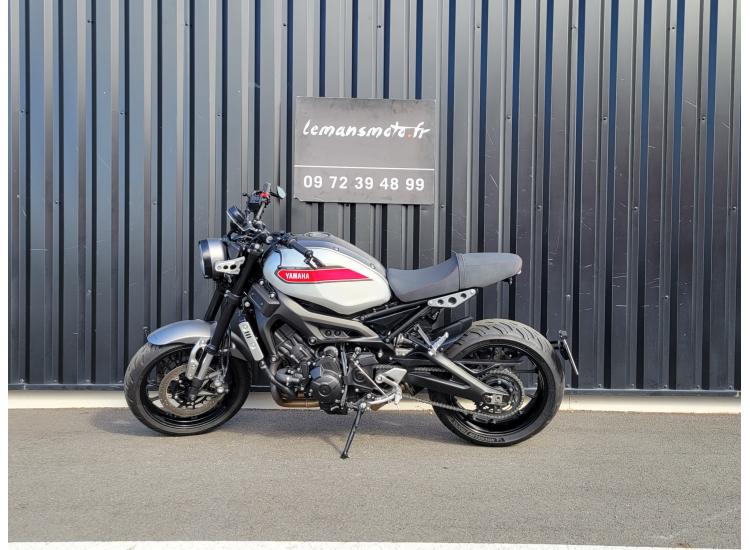 YAMAHA XSR 900
