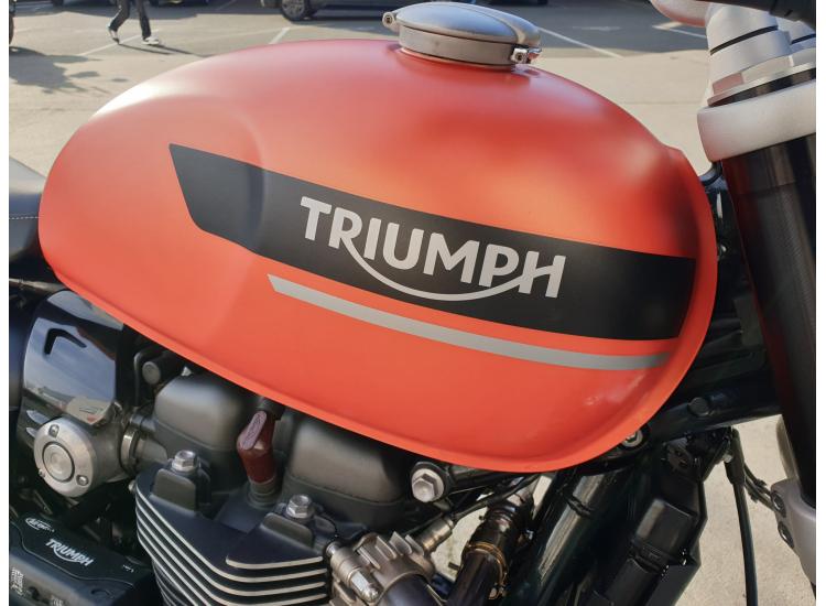 TRIUMPH SPEED TWIN 1200
