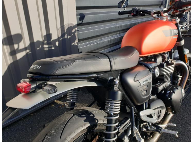 TRIUMPH SPEED TWIN 1200