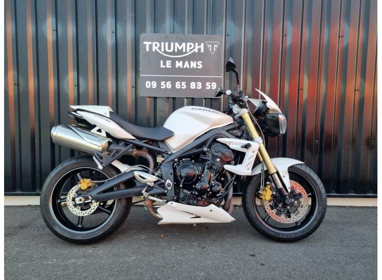 TRIUMPH STREET TRIPLE 675