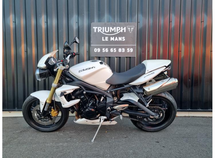 TRIUMPH STREET TRIPLE 675