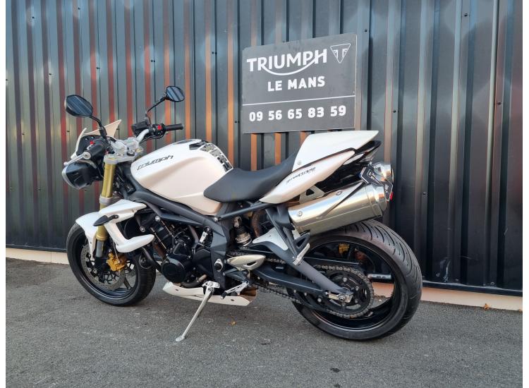 TRIUMPH STREET TRIPLE 675