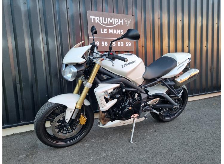 TRIUMPH STREET TRIPLE 675