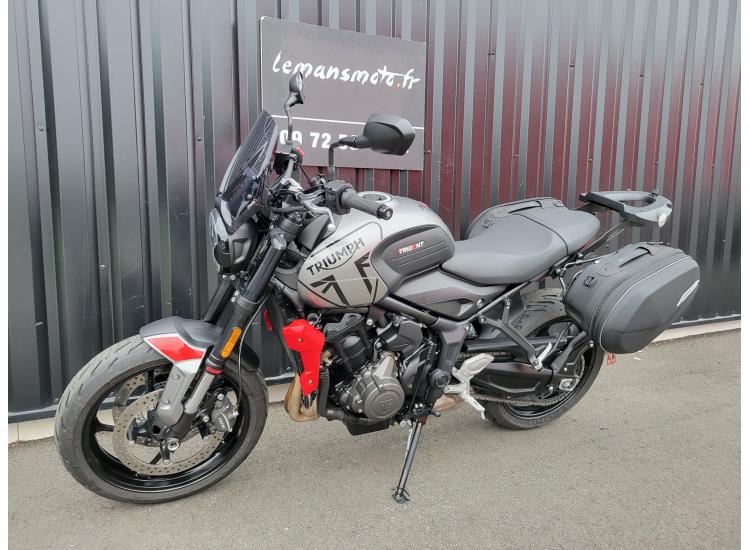 TRIUMPH TRIDENT 660