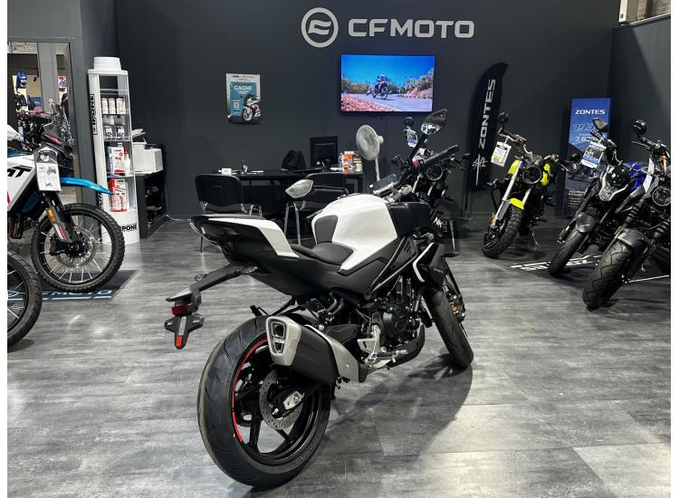 CF MOTO 450 NK NEUVE 0KM OFFRE DESTOCKAGE