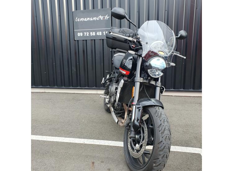 TRIUMPH TRIDENT 660 