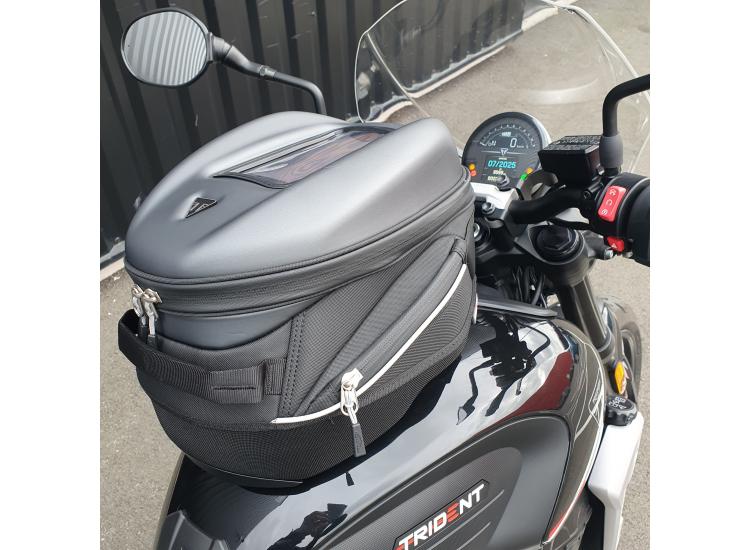 TRIUMPH TRIDENT 660 