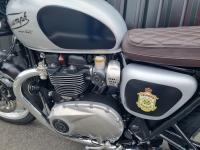 TRIUMPH BONNEVILLE T120 PREPA CAFE RACER
