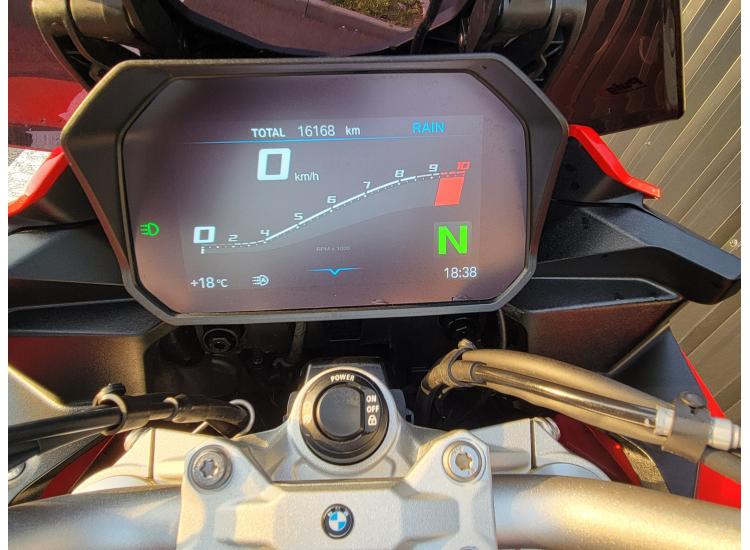 BMW F 900 XR