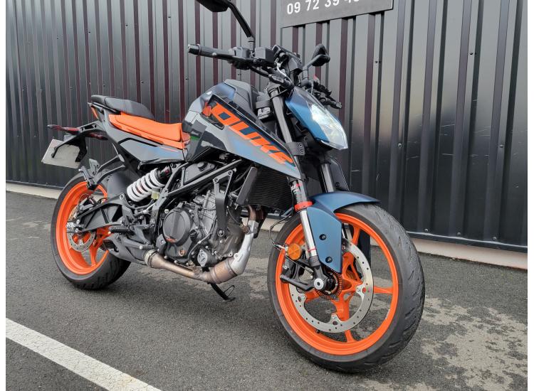 KTM 125 DUKE   SEULEMENT 1800 KILOMETRES