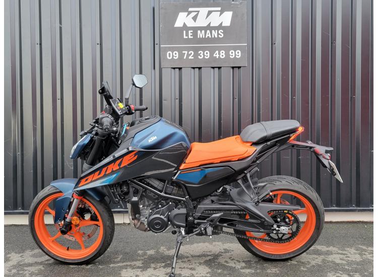 KTM 125 DUKE   SEULEMENT 1800 KILOMETRES