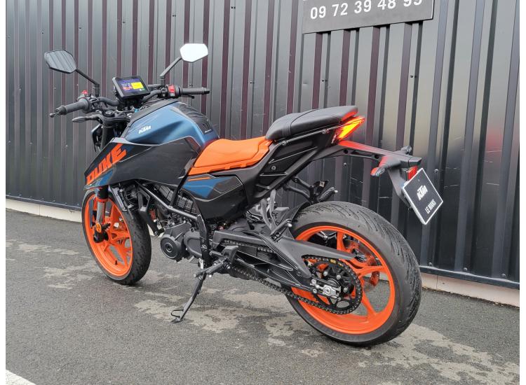 KTM 125 DUKE   SEULEMENT 1800 KILOMETRES