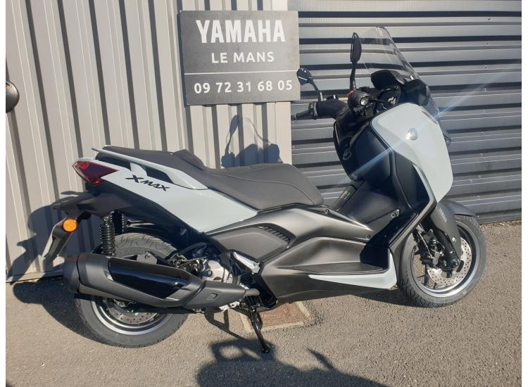 YAMAHA XMAX 300 Tech Max