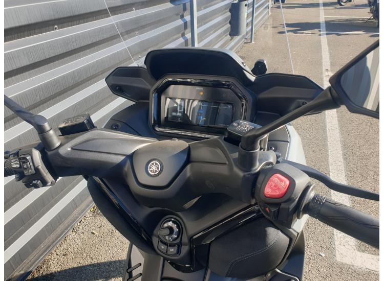 YAMAHA XMAX 300 Tech Max