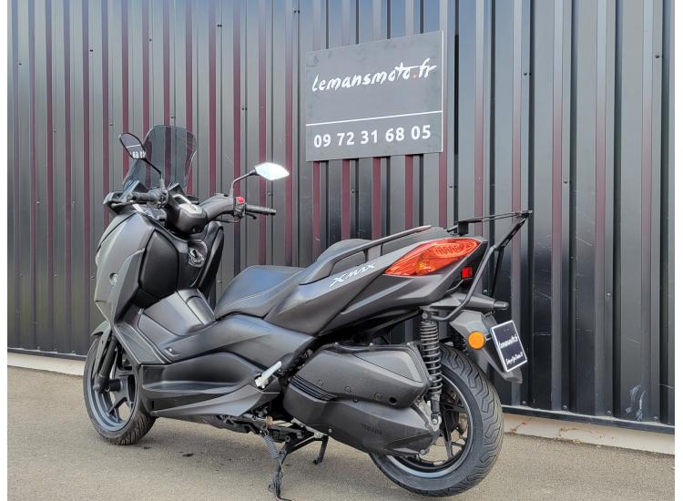 YAMAHA XMAX 300