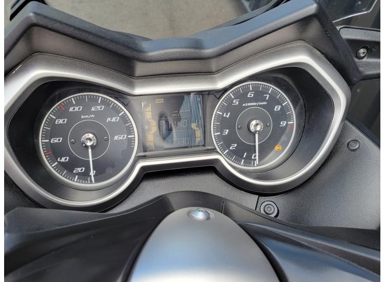 YAMAHA XMAX 300