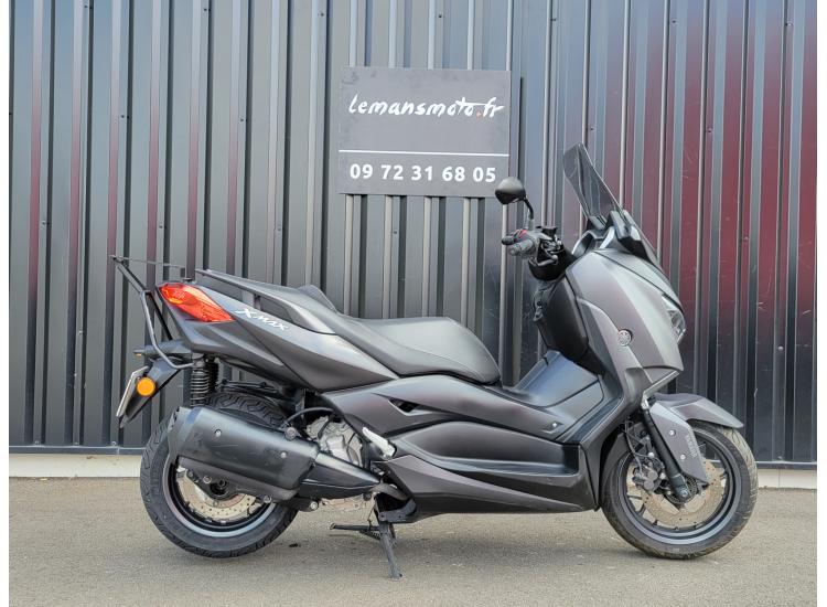 YAMAHA XMAX 300