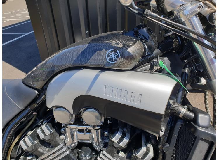 YAMAHA vmax 1200 carbone faible kilometrage