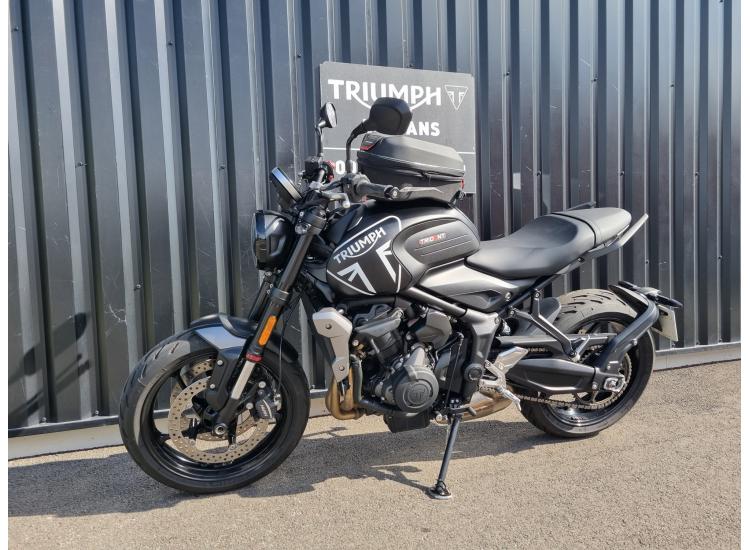TRIUMPH TRIDENT 660