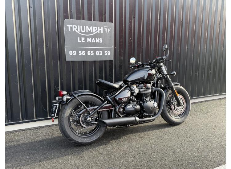 TRIUMPH BONNEVILLE BOBBER BLACK 1200