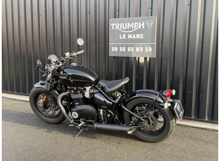 TRIUMPH BONNEVILLE BOBBER BLACK 1200