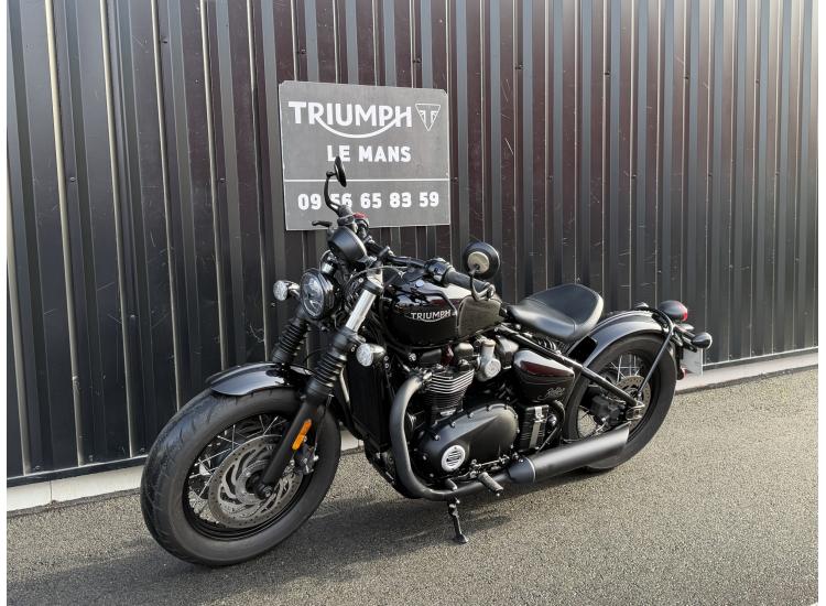 TRIUMPH BONNEVILLE BOBBER BLACK 1200