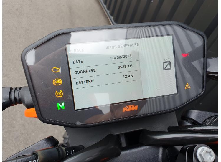 KTM 890 DUKE GP  SEULEMENT 3522 KILOMETRES