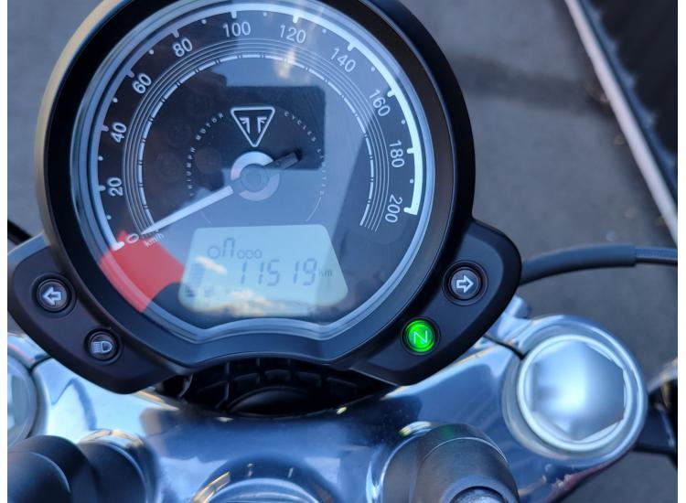 TRIUMPH SPEEDMASTER 1200