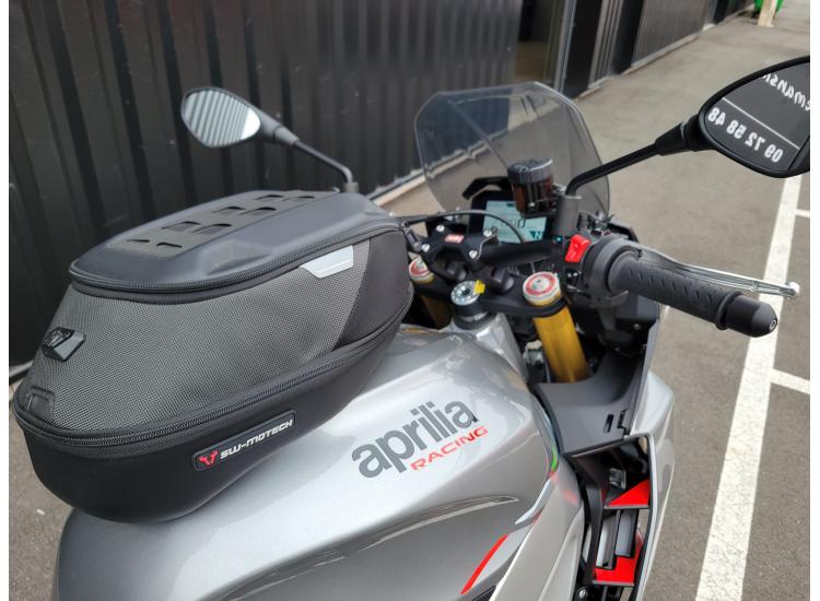 APRILIA TUONO 1000 V4
