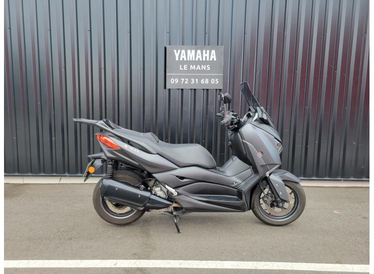 YAMAHA XMAX 300