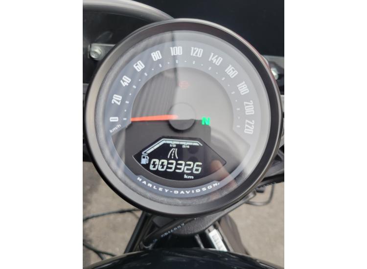 HARLEY-DAVIDSON SPORTSTER NIGHTSTER 975