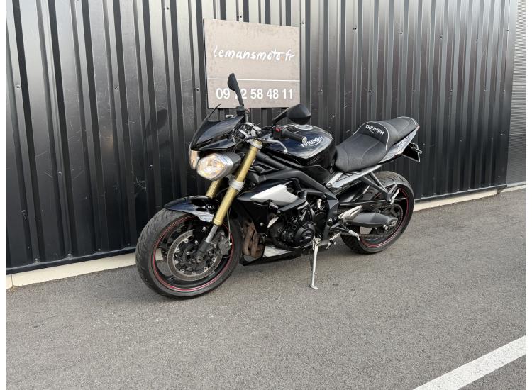 TRIUMPH STREET TRIPLE 675
