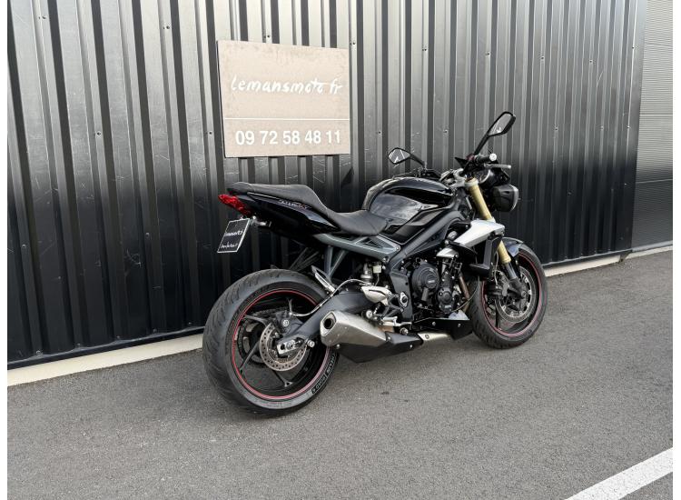 TRIUMPH STREET TRIPLE 675