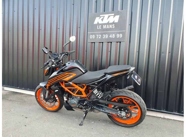 KTM 125 DUKE  SEULEMENT 2600 KILOMETRES