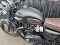 TRIUMPH BONNEVILLE T120 BLACK